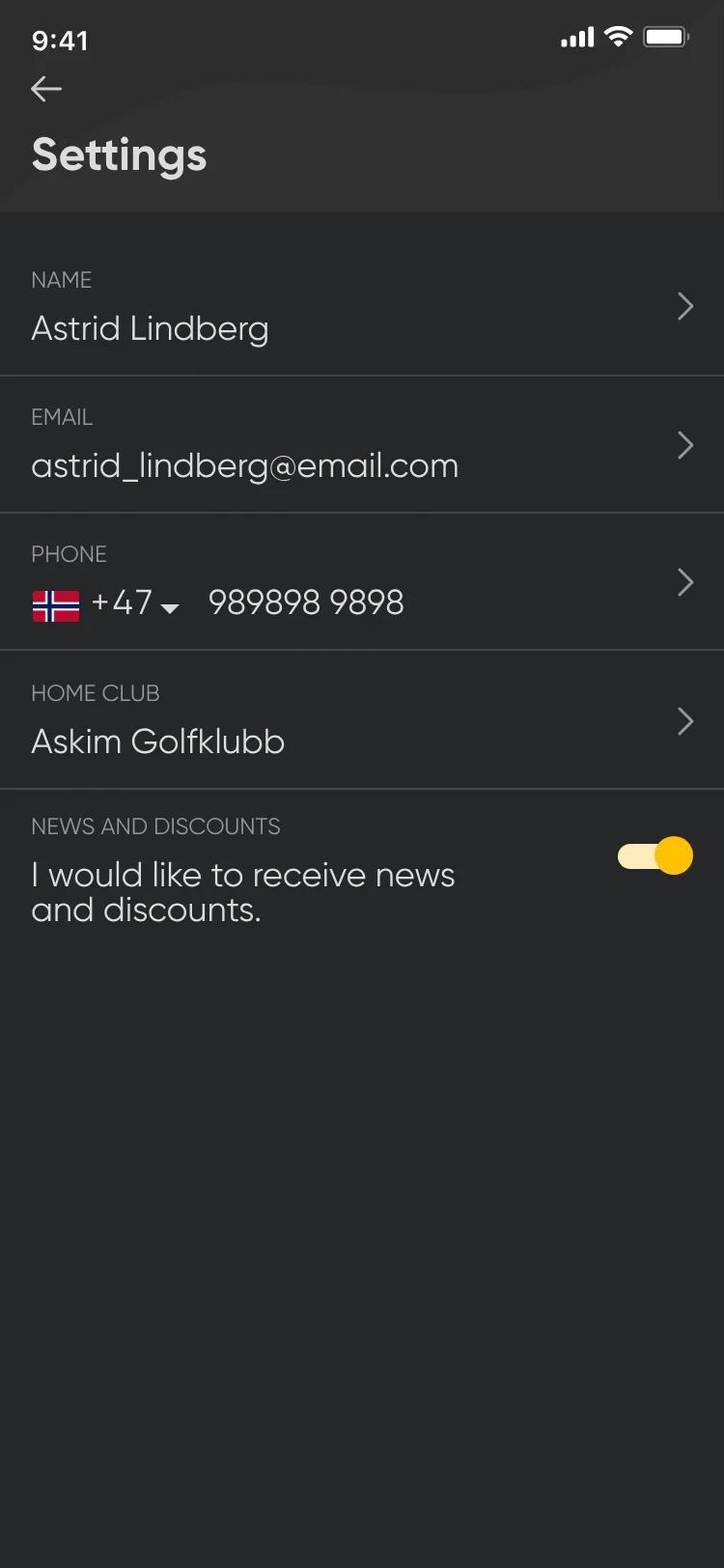Final dark design: Settings: name Astrid Lindberg, email, phone with +47, home club Askim Golfklubb and a news and discounts toggle.